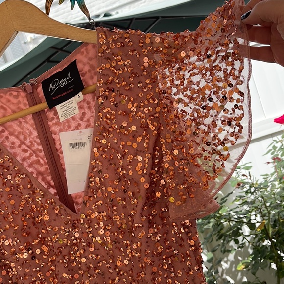 Mac Duggal - Rose Gold Sequined V-Neck Flutter Cap Sleeve Trumpet Dress - Picture 5 of 16